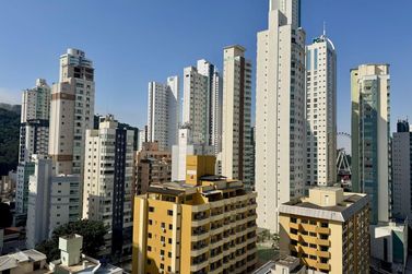 Apartamento &agrave; venda - 10472m&sup2; - Pioneiros
