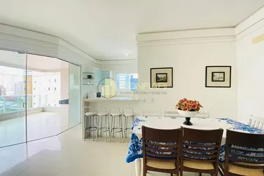 Apartamento &agrave; venda - 128m&sup2; - Meia Praia