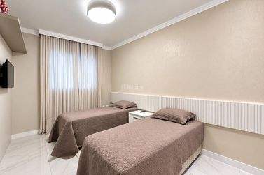 Apartamento &agrave; venda - 145m&sup2; - Meia Praia