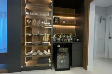 Apartamento &agrave; venda - 136m&sup2; - Meia praia
