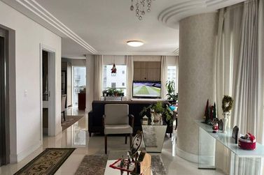 Apartamento para alugar - 178m&sup2; - Pioneiros