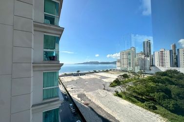 Apartamento &agrave; venda - 190m&sup2; - Meia Praia