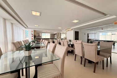 Apartamento &agrave; venda - 198m&sup2; - Meia Praia