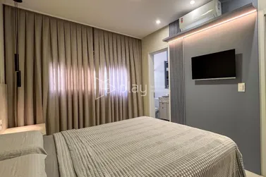 Apartamento &agrave; venda - 115m&sup2; - Meia Praia