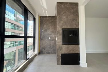 Apartamento &agrave; venda - 177m&sup2; - Meia Praia
