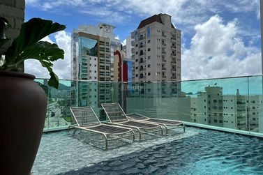 Apartamento &agrave; venda - 157m&sup2; - Meia Praia