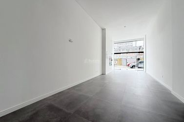 Sala Comercial &agrave; venda - 65m&sup2; - Meia Praia