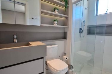 Apartamento para alugar - 145m&sup2; - Meia Praia