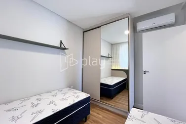 Apartamento &agrave; venda - 70m&sup2; - Meia Praia