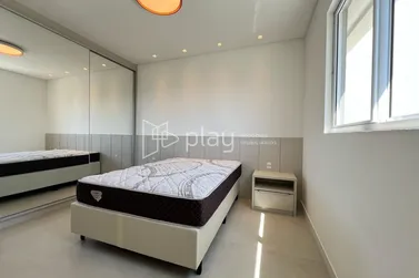 Apartamento &agrave; venda - 128m&sup2; - Meia Praia