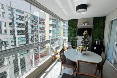 Apartamento &agrave; venda - 158m&sup2; - Meia Praia