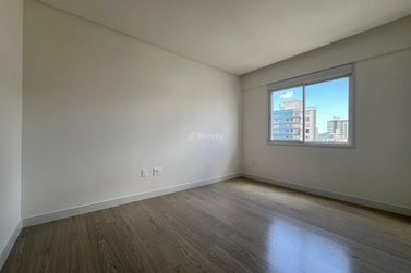 Apartamento &agrave; venda - 180m&sup2; - Meia Praia