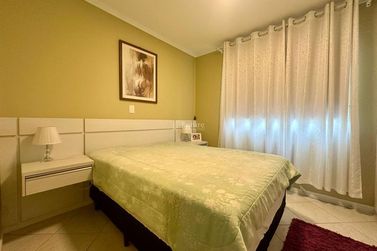 Apartamento &agrave; venda - 107m&sup2; - Meia Praia
