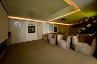 Apartamento &agrave; venda - 220m&sup2; - Meia Praia
