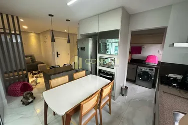 Apartamento &agrave; venda - 133m&sup2; - Meia Praia