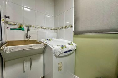 Apartamento &agrave; venda - 107m&sup2; - Meia Praia