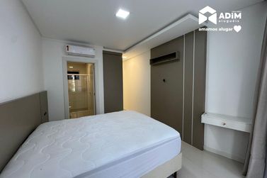 Apartamento para alugar - 190m&sup2; - Meia Praia