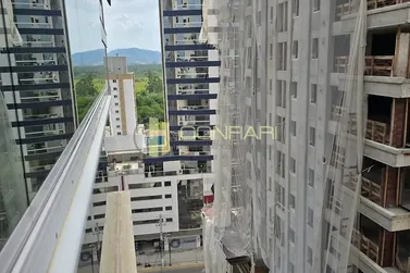 Apartamento &agrave; venda - 130m&sup2; - Meia Praia