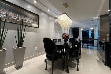 Apartamento &agrave; venda - 185m&sup2; - Meia Praia