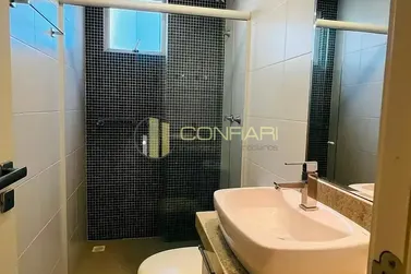 Apartamento &agrave; venda - 117m&sup2; - Meia praia