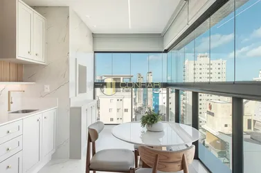 Apartamento &agrave; venda - 114m&sup2; - Meia Praia