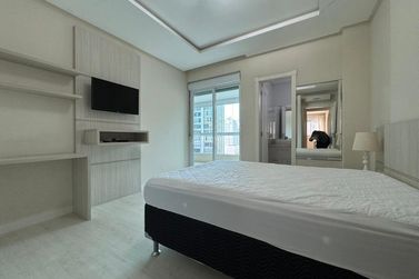 Apartamento &agrave; venda - 180m&sup2; - Meia Praia