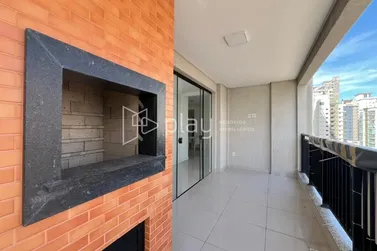 Apartamento &agrave; venda - 106m&sup2; - Meia Praia
