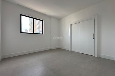Apartamento &agrave; venda - 177m&sup2; - Meia Praia