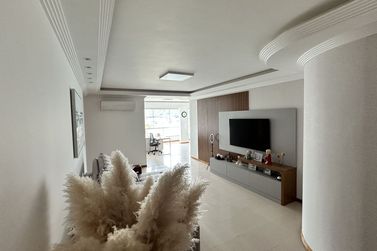 Apartamento &agrave; venda - 140m&sup2; - Centro