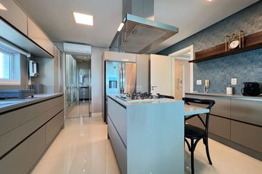 Apartamento &agrave; venda - 273m&sup2; - Meia Praia