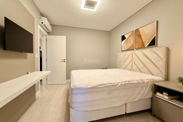 Apartamento &agrave; venda - 187m&sup2; - Meia Praia