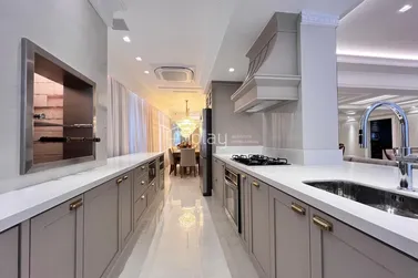 Apartamento &agrave; venda - 165m&sup2; - Centro