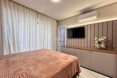 Apartamento &agrave; venda - 185m&sup2; - Meia Praia