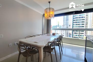 Apartamento para alugar - 195m&sup2; - Centro