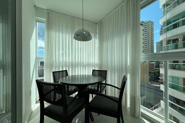 Apartamento &agrave; venda - 107m&sup2; - Meia Praia