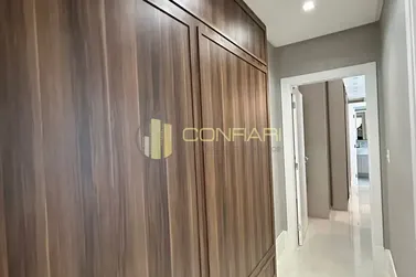 Apartamento &agrave; venda - 180m&sup2; - Meia Praia