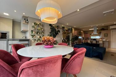 Apartamento &agrave; venda - 145m&sup2; - Meia Praia