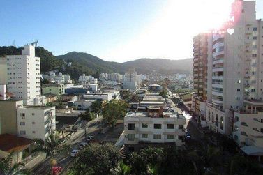 Apartamento para alugar - 121m&sup2; - Centro