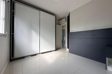 Apartamento &agrave; venda - 100m&sup2; - Meia Praia