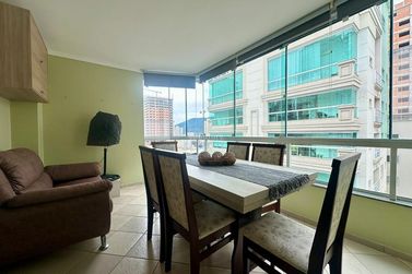 Apartamento &agrave; venda - 107m&sup2; - Meia Praia