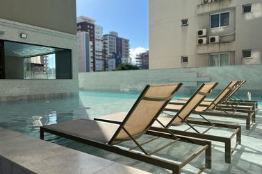 Apartamento &agrave; venda - 132m&sup2; - Meia Praia