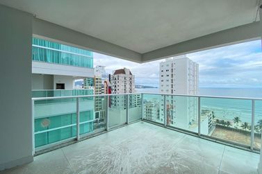 Apartamento &agrave; venda - 157m&sup2; - Meia Praia