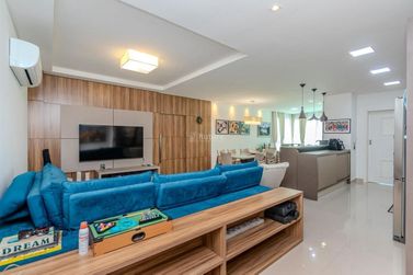 Apartamento &agrave; venda - 135m&sup2; - Meia Praia