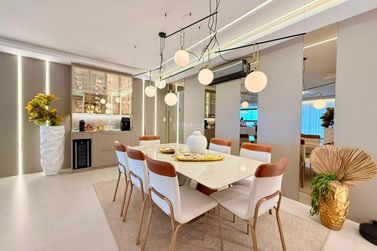 Apartamento &agrave; venda - 182m&sup2; - Meia Praia