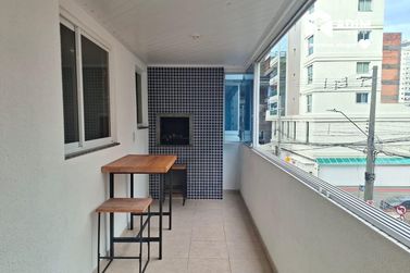 Apartamento para alugar - 111m&sup2; - Meia Praia