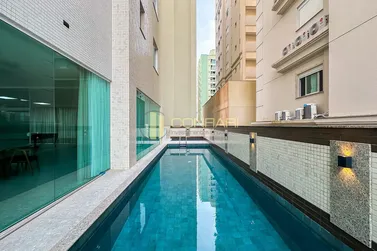 Apartamento &agrave; venda - 193m&sup2; - Meia Praia