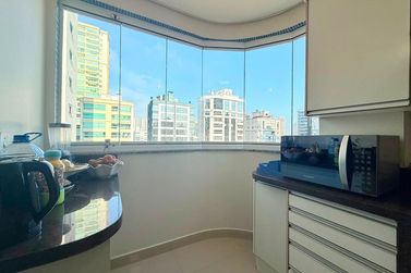 Apartamento &agrave; venda - 145m&sup2; - Meia Praia