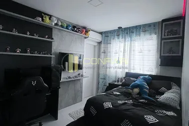 Apartamento &agrave; venda - 120m&sup2; - Meia Praia