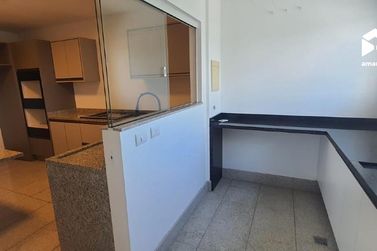 Apartamento para alugar - 238m&sup2; - Centro