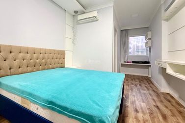Apartamento &agrave; venda - 170m&sup2; - Meia Praia